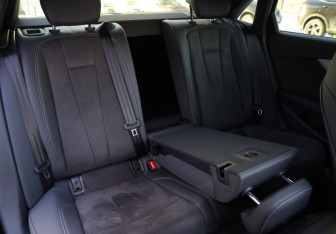 Подержанный автомобиль Audi A4 Sedan 2020 года (27 фото)