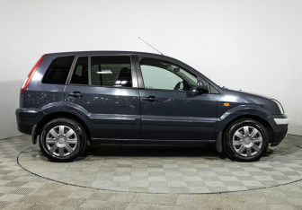 Подержанный автомобиль Ford Fusion 2011 года (4 фото)