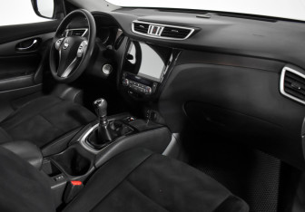 Подержанный автомобиль Nissan X-Trail 2017 года (13 фото)