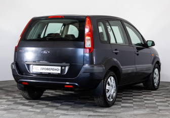 Подержанный автомобиль Ford Fusion 2007 года (5 фото)