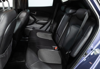 Подержанный автомобиль Hyundai ix35 2014 года (10 фото)