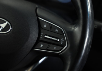 Подержанный автомобиль Hyundai Santa Fe 2019 года (10 фото)