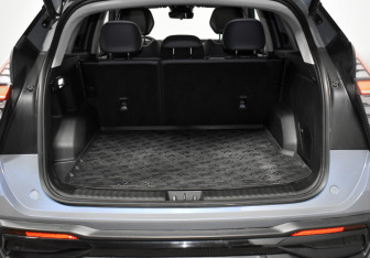 Подержанный автомобиль Geely Atlas 2024 года (21 фото)