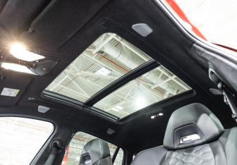 Подержанный автомобиль BMW X6 M 2021 года (26 фото)