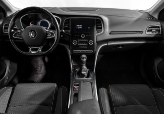 Подержанный автомобиль Renault Megane Wagon 2016 года (14 фото)