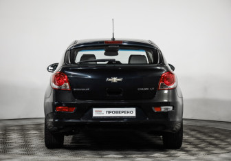 Подержанный автомобиль Chevrolet Cruze Hatchback 2012 года (6 фото)