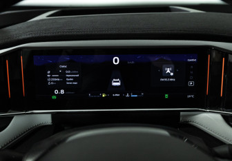 Подержанный автомобиль Geely Atlas 2023 года (12 фото)