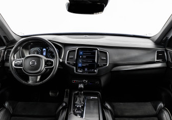 Подержанный автомобиль Volvo XC90 2016 года (13 фото)