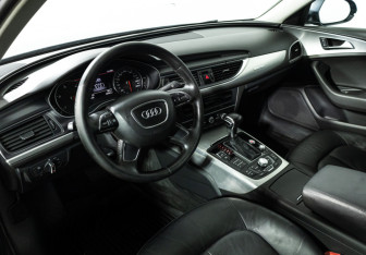 Подержанный автомобиль Audi A6 Sedan 2011 года (11 фото)