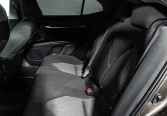 Подержанный автомобиль Toyota Camry Sedan 2018 года (10 фото)