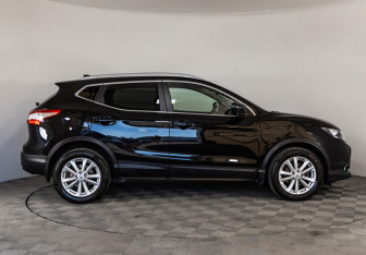 Подержанный автомобиль Nissan Qashqai 2017 года (4 фото)