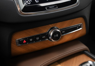 Подержанный автомобиль Volvo XC90 2021 года (20 фото)