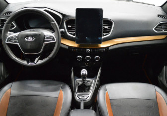 Подержанный автомобиль LADA (ВАЗ) Vesta Sedan 2023 года (14 фото)