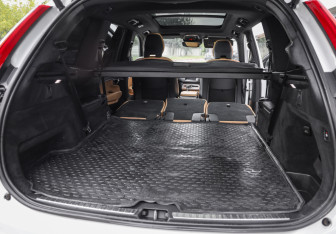 Подержанный автомобиль Volvo XC90 2019 года (35 фото)