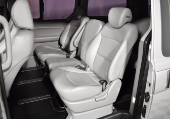 Подержанный автомобиль Hyundai Grand Starex 2017 года (11 фото)