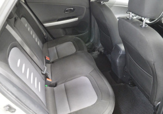 Подержанный автомобиль Kia Ceed Hatchback 2015 года (13 фото)