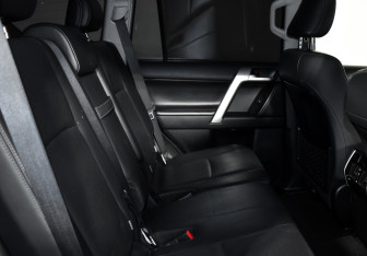Подержанный автомобиль Toyota Land Cruiser Prado 2019 года (13 фото)