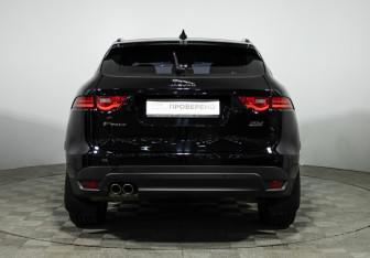 Подержанный автомобиль Jaguar F-Pace 2018 года (6 фото)