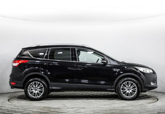 Подержанный автомобиль Ford Kuga 2016 года (4 фото)
