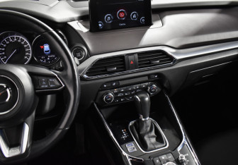 Подержанный автомобиль Mazda CX-9 2017 года (16 фото)