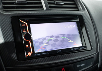 Подержанный автомобиль Mitsubishi ASX 2014 года (15 фото)