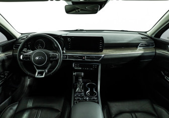 Подержанный автомобиль Kia K5 2020 года (13 фото)