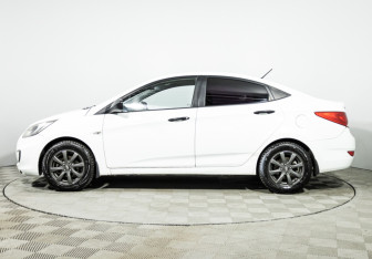 Подержанный автомобиль Hyundai Solaris Sedan 2011 года (8 фото)