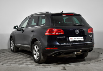 Подержанный автомобиль Volkswagen Touareg 2013 года (7 фото)