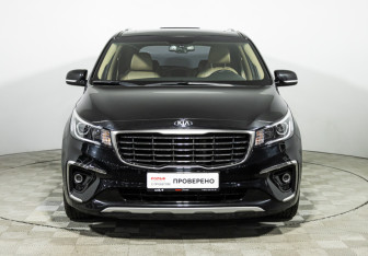 Подержанный автомобиль Kia Carnival 2018 года (2 фото)