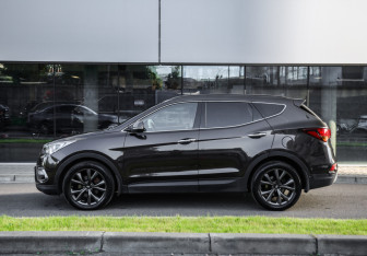 Подержанный автомобиль Hyundai Santa Fe 2017 года (9 фото)