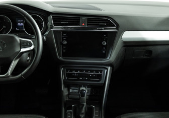 Подержанный автомобиль Volkswagen Tiguan 2021 года (14 фото)