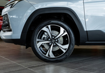 Новый Москвич 3 2024 (13 фото)