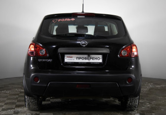 Подержанный автомобиль Nissan Qashqai 2008 года (6 фото)
