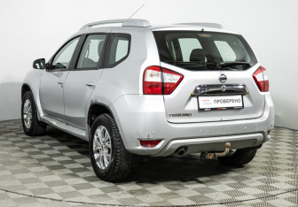 Подержанный автомобиль Nissan Terrano 2016 года (7 фото)