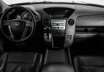 Подержанный автомобиль Honda Pilot 2008 года (15 фото)