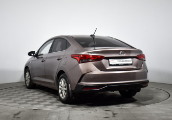 Подержанный автомобиль Hyundai Solaris Sedan 2021 года (7 фото)