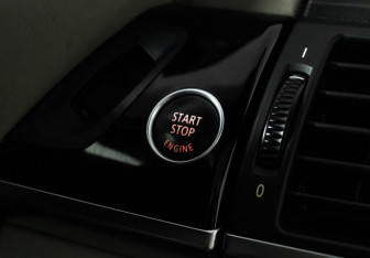 Подержанный автомобиль BMW X5 2010 года (19 фото)