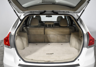 Подержанный автомобиль Toyota Venza 2009 года (22 фото)