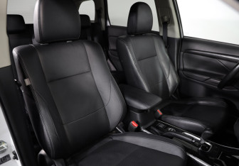 Подержанный автомобиль Mitsubishi Outlander 2018 года (23 фото)