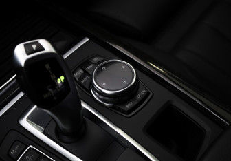 Подержанный автомобиль BMW X5 2014 года (17 фото)