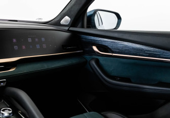 Подержанный автомобиль Geely Monjaro 2023 года (18 фото)