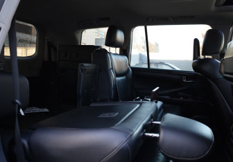 Подержанный автомобиль Lexus LX 2012 года (12 фото)