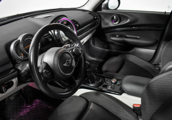 Подержанный автомобиль MINI Clubman Wagon 2016 года (9 фото)