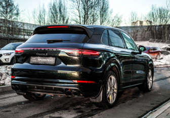 Подержанный автомобиль Porsche Cayenne 2019 года (5 фото)
