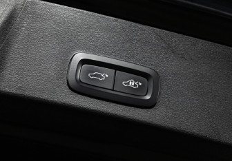 Подержанный автомобиль Volvo XC40 2018 года (25 фото)