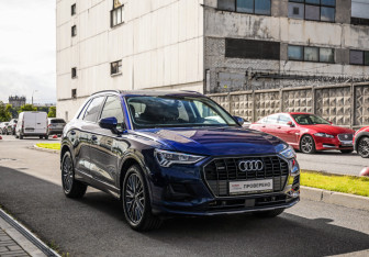 Подержанный автомобиль Audi Q3 2021 года (5 фото)