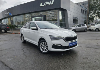 Подержанный автомобиль Skoda Rapid Liftback 2022 года (3 фото)