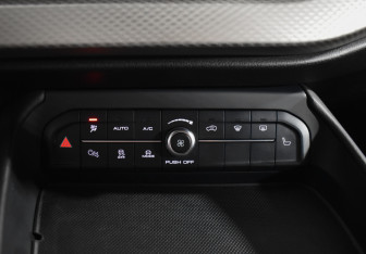 Подержанный автомобиль Haval F7 2024 года (17 фото)