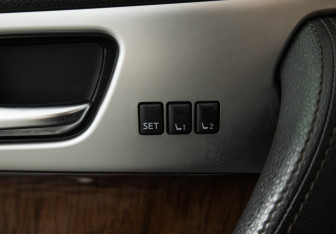 Подержанный автомобиль Infiniti FX 2013 года (16 фото)