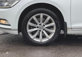 Подержанный автомобиль Volkswagen Passat Sedan 2017 года (8 фото)